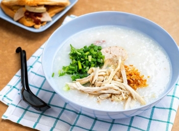 Công thức cháo gà dinh dưỡng cho người bệnh – bí quyết để dễ ăn