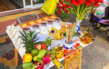 Cúng khai trương là gì? Ý nghĩa và nguồn gốc trong kinh doanh - Gia đình và Xã hội