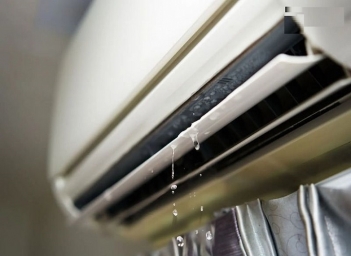 Máy lạnh mới lắp bị chảy nước có phải do kỹ thuật - Gia đình và Xã hội