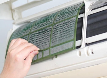 Vì sao máy lạnh vệ sinh rồi vẫn chảy nước liên tục - Gia đình và Xã hội