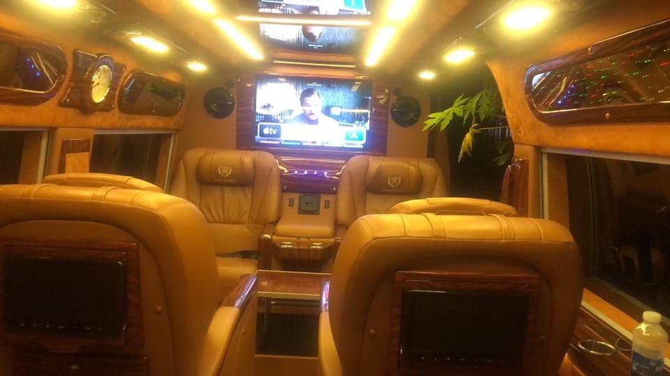 Limousine Huế Đà Nẵng - Phương tiện di chuyển cao cấp cho du khách - Gia đình và Xã hội