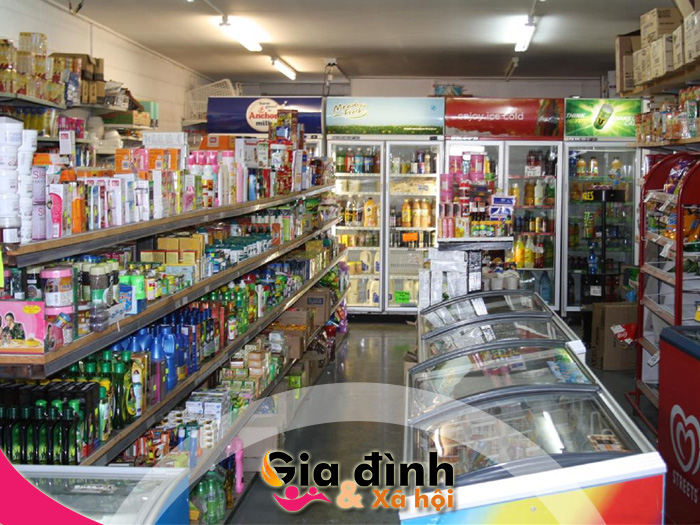 Cửa hàng bách hóa tổng hợp - Gia đình và Xã hội